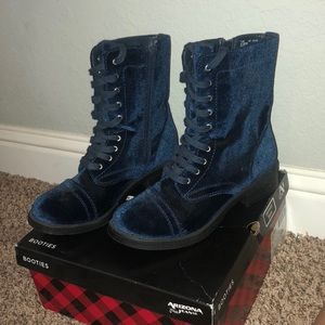 Arizona Julie Navy Boots